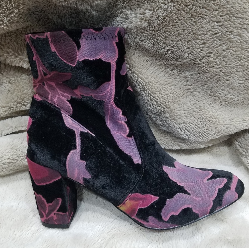 Steve Madden Floral boots
